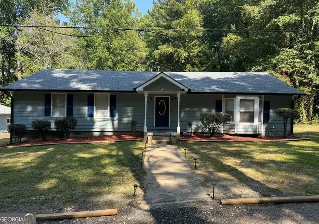 Photo 4 of Single family home for sale at 200 Gordon Cir SW, Mableton, GA 30126 | MLS# 10850552 | Listing updated on 2026-10-05
