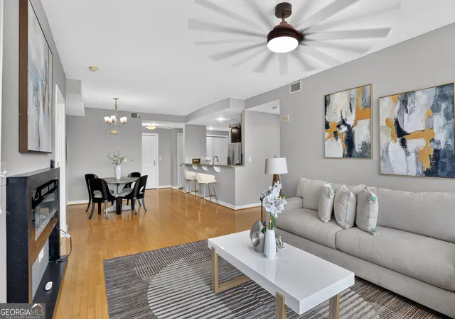 Photo 4 of Condo for sale at 3338 Peachtree Rd NE #APT 601, Atlanta, GA 30326 | MLS# 10843652 | Listing updated on 2026-09-10