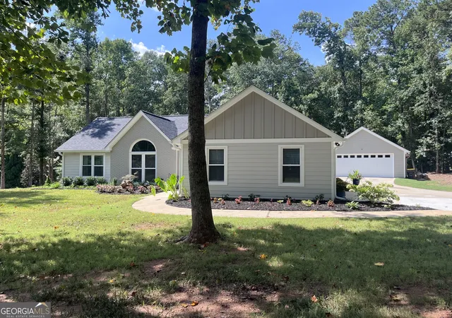 Photo 3 of Sale Pending at 95 1st Mannassas Way E, Sharpsburg, GA 30277 | MLS# 10846512 | Listing updated on 2026-09-21