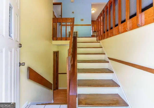 Photo 4 of Single family home for sale at 728 Mountain Village Dr, Stone Mountain, GA 30083 | MLS# 10853537 | Listing updated on 2026-10-09