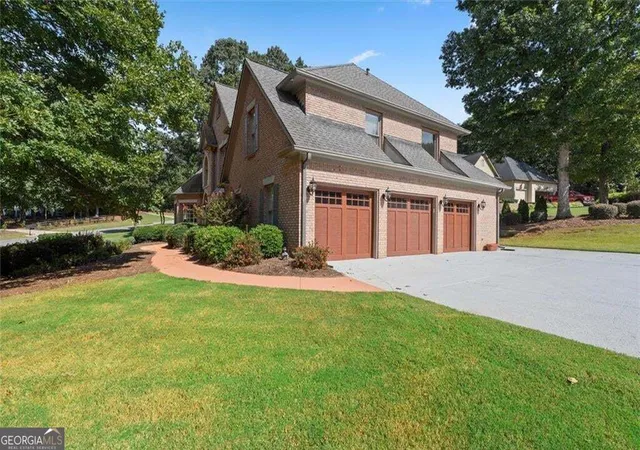 Photo 3 of Single family home for sale at 1720 Monarch Ct, Cumming, GA 30041 | MLS# 10851505 | Listing updated on 2026-10-08