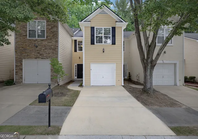 Photo 2 of Townhouse for sale at 7076 Biltmore Tr, Lithonia, GA 30058 | MLS# 10839789 | Listing updated on 2026-09-20