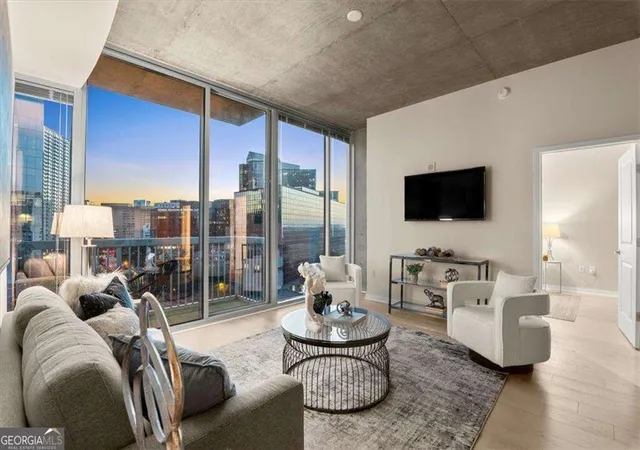 Photo 4 of Condo for sale at 3324 Peachtree Rd NE #905, Atlanta, GA 30326 | MLS# 10879673 | Listing updated on 2026-10-28