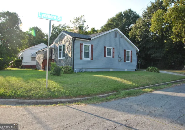Photo 3 of Single family home for sale at 579 Lynmore Ave, Macon, GA 31206 | MLS# 10841380 | Listing updated on 2026-09-21
