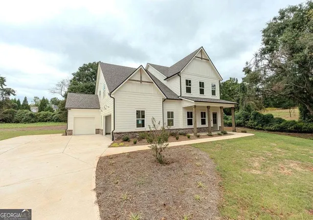 Photo 1 of Single family home for sale at 328 Races Rd, Hoschton, GA 30548 | MLS# 10853665 | Listing updated on 2026-10-09