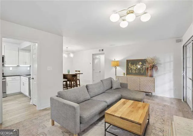 Photo 3 of Condo for sale at 2901 Lenox Rd Ne #1005, Atlanta, GA 30324 | MLS# 10840622 | Listing updated on 2026-09-18