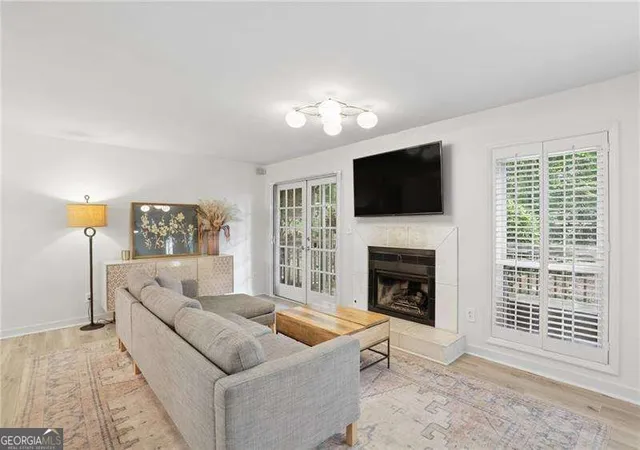 Listing Photo 5 - Condo for sale in building located at 2901 Lenox Rd Ne, Atlanta, GA 30324 - Unit #1005