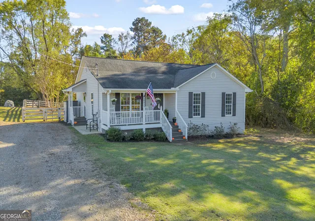 Photo 1 of Single family home for sale at 10411 Double Bridges Rd, Winterville, GA 30683 | MLS# 10846797 | Listing updated on 2026-10-01
