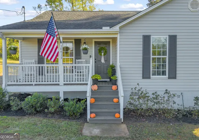 Photo 3 of Single family home for sale at 10411 Double Bridges Rd, Winterville, GA 30683 | MLS# 10846797 | Listing updated on 2026-10-01
