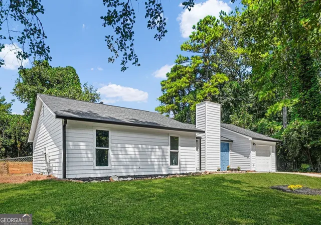 Photo 2 of Single family home for sale at 612 Towngate Blvd, Jonesboro, GA 30238 | MLS# 10840860 | Listing updated on 2026-09-19