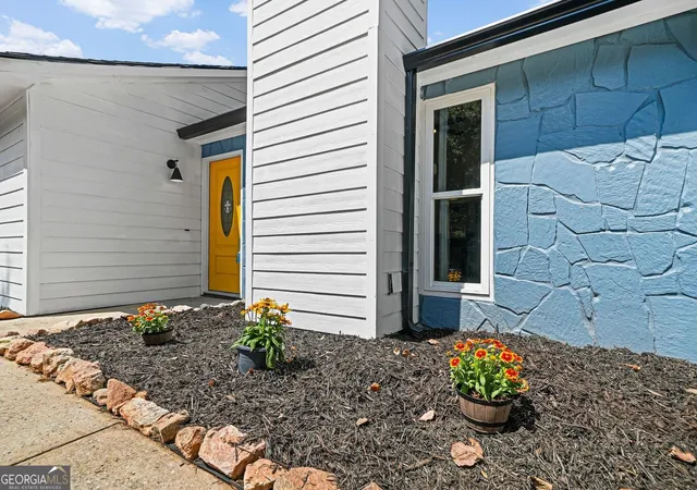 Photo 3 of Single family home for sale at 612 Towngate Blvd, Jonesboro, GA 30238 | MLS# 10840860 | Listing updated on 2026-09-19