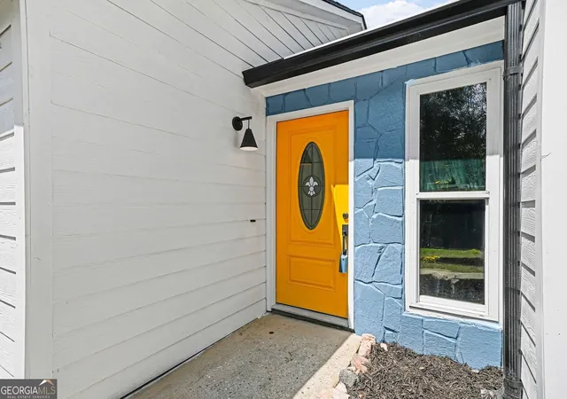 Photo 3 of Single family home for sale at 612 Towngate Blvd, Jonesboro, GA 30238 | MLS# 10840860 | Listing updated on 2026-09-19