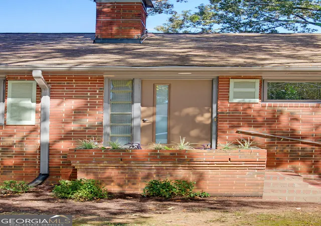 Photo 1 of Single family home for sale at 2319 Clearwater Dr SE, Marietta, GA 30067 | MLS# 10879863 | Listing updated on 2026-10-28