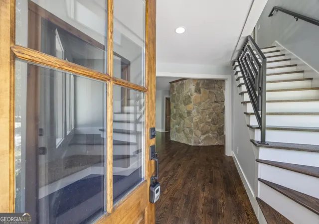 Photo 3 of Single family home for sale at 484 Mountain Stream Ln, Lakemont, GA 30552 | MLS# 10769373 | Listing updated on 2026-09-08