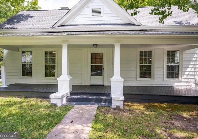 Photo 3 of Single family home for sale at 182 Dallas St, Lincolnton, GA 30817 | MLS# 10852788 | Listing updated on 2026-10-10