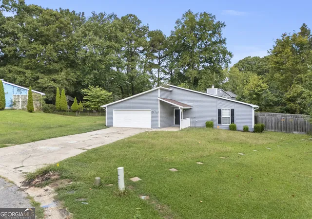 Photo 2 of Single family home for sale at 465 Cedar Ct, Riverdale, GA 30274 | MLS# 10852761 | Listing updated on 2026-10-08