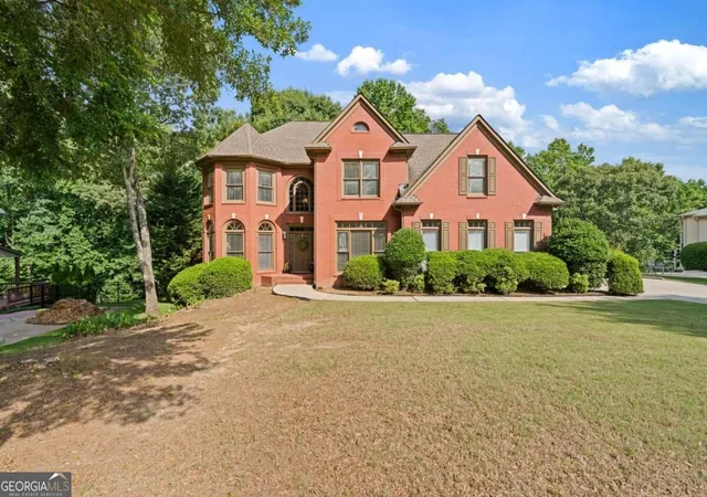 Photo 1 of Single family home for sale at 163 Woodcliff Dr, Suwanee, GA 30024 | MLS# 10842411 | Listing updated on 2026-09-18
