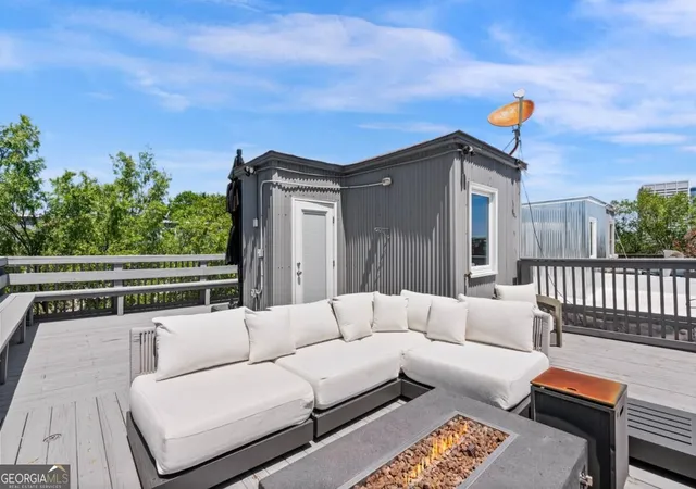 Photo 3 of Condo for sale at 229 Peters St Sw #4, Atlanta, GA 30313 | MLS# 10845628 | Listing updated on 2026-09-29