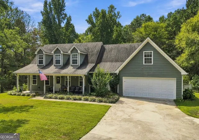 Photo 2 of Single family home for sale at 3343 Pommel Ct, Loganville, GA 30052 | MLS# 10847051 | Listing updated on 2026-09-30