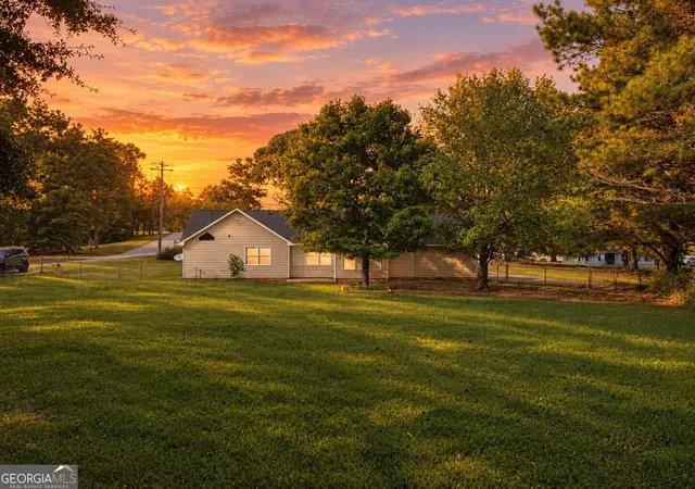 Photo 3 of Single family home for sale at 111 Cranford Ml Dr, Newnan, GA 30265 | MLS# 10847942 | Listing updated on 2026-10-08