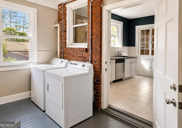 Listing Photo 2 - Condo for sale in building located at 19 W 50th St, Savannah, GA 31405 - Unit #