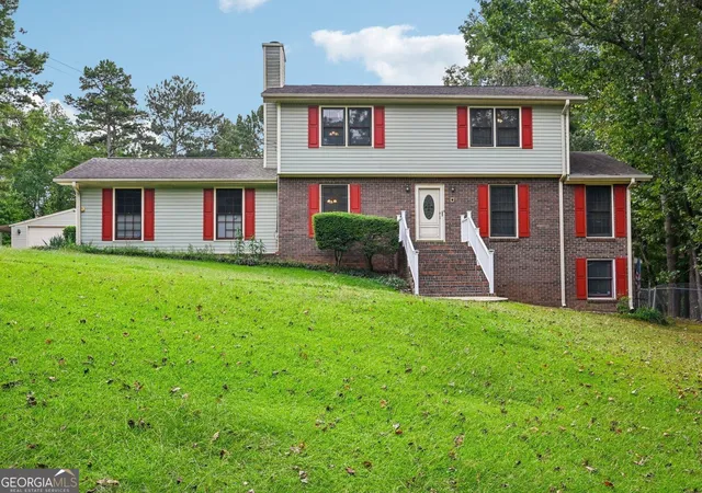 Photo 1 of Sale Pending at 6092 Lakeshore Dr Se, Mableton, GA 30126 | MLS# 10842201 | Listing updated on 2026-10-05