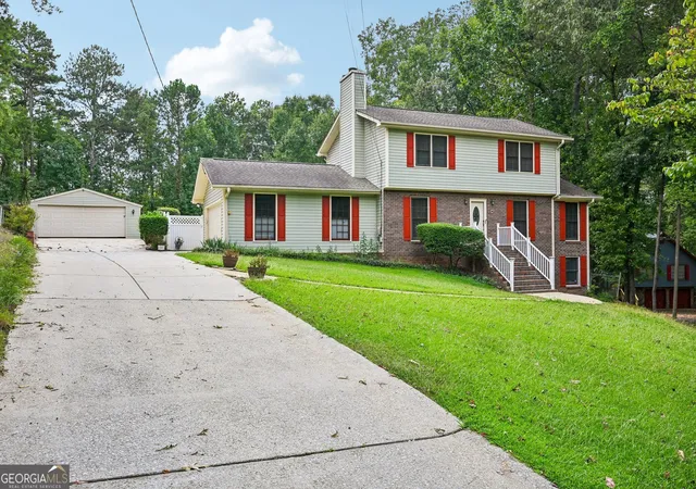 Photo 2 of Sale Pending at 6092 Lakeshore Dr Se, Mableton, GA 30126 | MLS# 10842201 | Listing updated on 2026-10-05