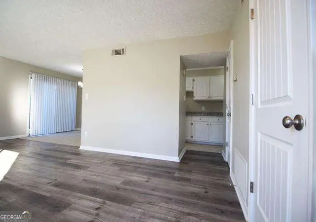Photo 4 of Condo for sale at 3756 Mulkey Cir SW, Marietta, GA 30008 | MLS# 10851189 | Listing updated on 2026-10-02