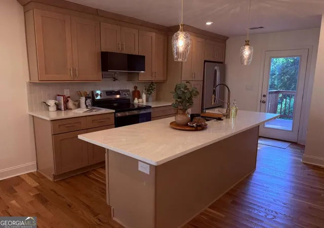 Photo 4 of Single family home for sale at 2160 Castlewood St, Atlanta, GA 30344 | MLS# 10844458 | Listing updated on 2026-09-11