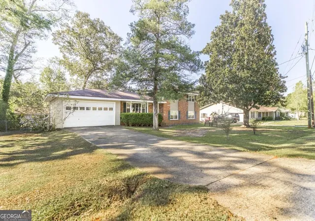 Photo 2 of Single family home for sale at 110 Crestwood Rd, Centerville, GA 31028 | MLS# 10872959 | Listing updated on 2026-10-28
