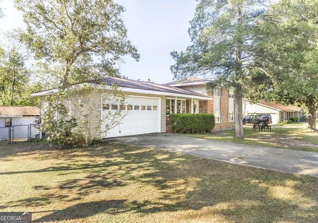 Photo 3 of Single family home for sale at 110 Crestwood Rd, Centerville, GA 31028 | MLS# 10872959 | Listing updated on 2026-10-28