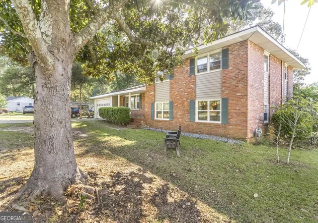 Photo 4 of Single family home for sale at 110 Crestwood Rd, Centerville, GA 31028 | MLS# 10872959 | Listing updated on 2026-10-28
