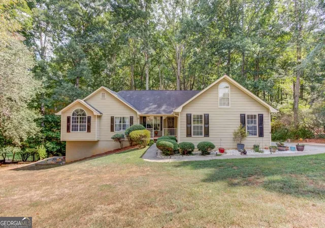 Photo 1 of Single family home for sale at 3244 Holly Stand Ct, Loganville, GA 30052 | MLS# 10846691 | Listing updated on 2026-10-04