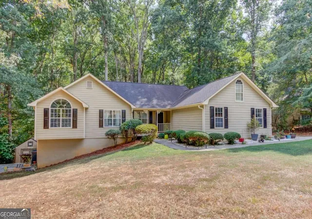 Photo 3 of Single family home for sale at 3244 Holly Stand Ct, Loganville, GA 30052 | MLS# 10846691 | Listing updated on 2026-10-04