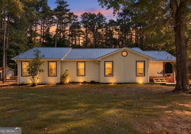 Photo 2 of Single family home for sale at 1240 Kelly Brg Rd, Dawsonville, GA 30534 | MLS# 10844305 | Listing updated on 2026-10-09