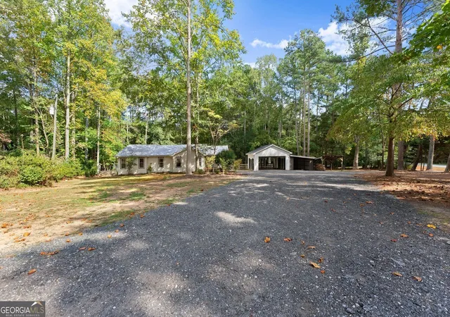 Photo 4 of Single family home for sale at 1240 Kelly Brg Rd, Dawsonville, GA 30534 | MLS# 10844305 | Listing updated on 2026-10-09