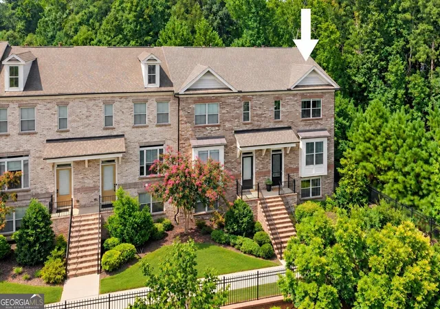 Townhouse for sale at 1016 Township Sq, Alpharetta, GA 30022 | MLS# 10852037