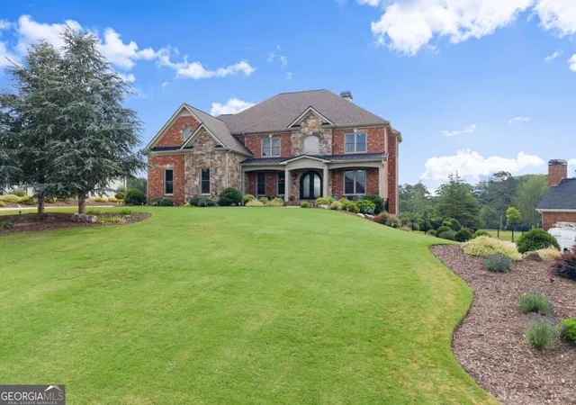 Photo 1 of Mansion for sale at 4645 Manor Dr, Gainesville, GA 30506 | MLS# 10842378 | Listing updated on 2026-09-25