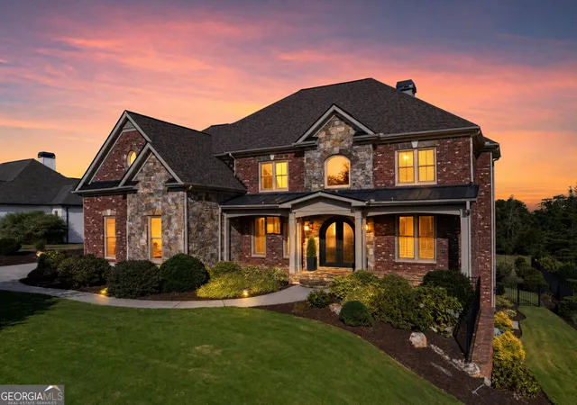Photo 3 of Mansion for sale at 4645 Manor Dr, Gainesville, GA 30506 | MLS# 10842378 | Listing updated on 2026-09-25