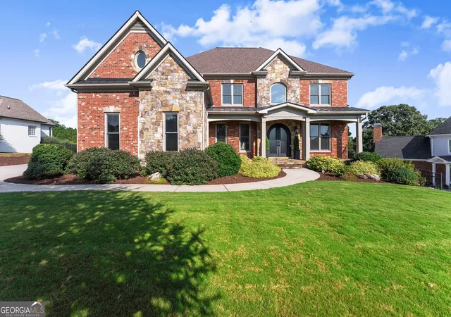 Photo 3 of Single family home for sale at 4645 Manor Dr, Gainesville, GA 30506 | MLS# 10842378 | Listing updated on 2026-09-25