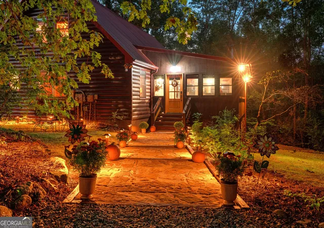 Photo 3 of Sale Pending at 284 Major Ridge Rd, Blue Ridge, GA 30513 | MLS# 10848528 | Listing updated on 2026-10-02