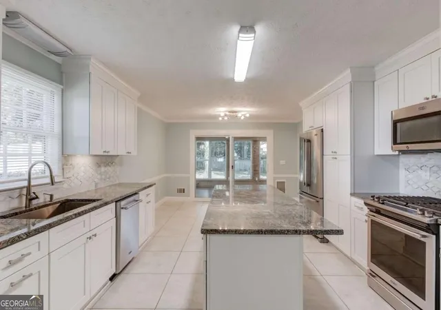 Photo 3 of Single family home for sale at 291 Shore Dr, Suwanee, GA 30024 | MLS# 10843972 | Listing updated on 2026-09-17