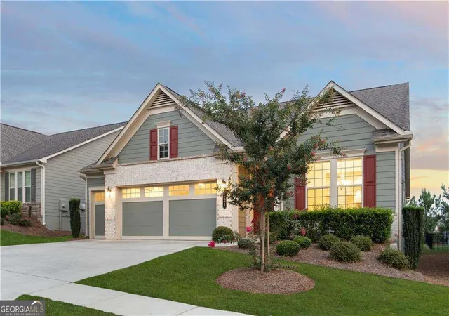 Photo 2 of Single family home for sale at 321 Cottonwood Cir, Peachtree City, GA 30269 | MLS# 10841652 | Listing updated on 2026-09-13