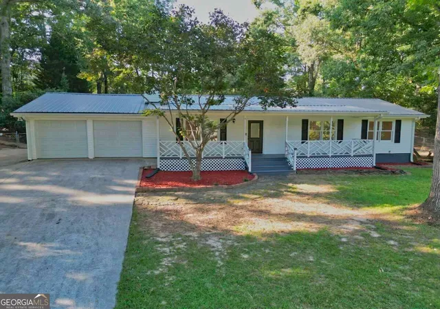 Photo 2 of Single family home for sale at 402 Trotters Ridge, Lawrenceville, GA 30043 | MLS# 10837678 | Listing updated on 2026-09-19