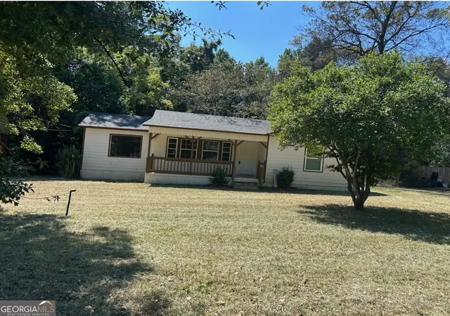 Photo 1 of Single family home for sale at 1570 Colonial Dr, Macon, GA 31204 | MLS# 10474613 | Listing updated on 2026-09-16