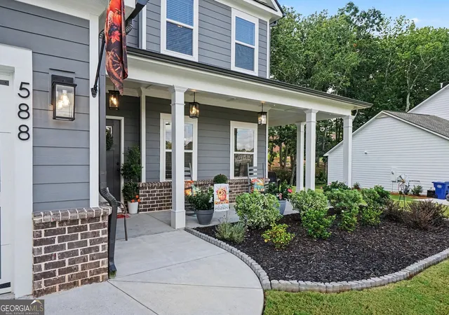 Photo 4 of Single family home for sale at 588 Calgary Downs Dr, Winder, GA 30680 | MLS# 10839586 | Listing updated on 2026-09-21