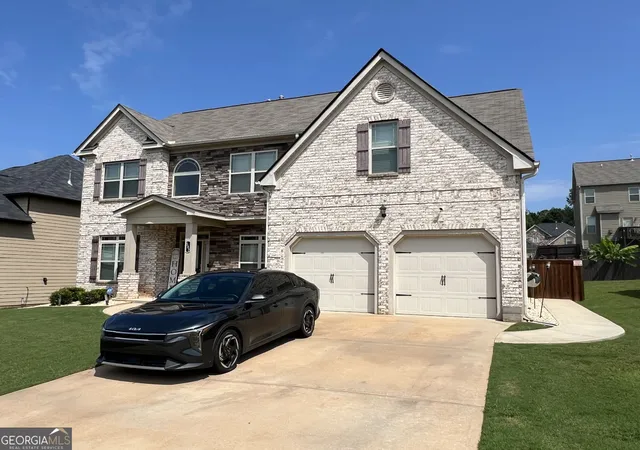 Photo 2 of Single family home for sale at 582 Oakville Trl, Hampton, GA 30228 | MLS# 10846607 | Listing updated on 2026-10-02