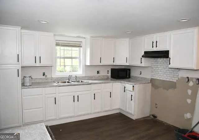 Photo 3 of Single family home for sale at 127 Village Blvd, Perry, GA 31069 | MLS# 10837229 | Listing updated on 2026-10-08