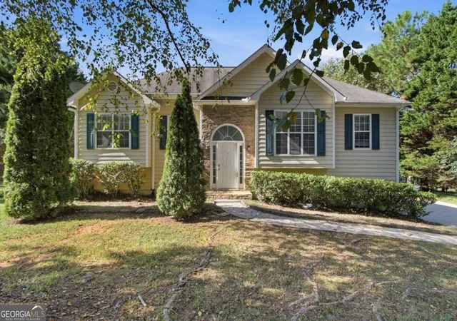Photo 2 of Single family home for sale at 6845 Sarah Dr, Cumming, GA 30041 | MLS# 10844848 | Listing updated on 2026-09-14