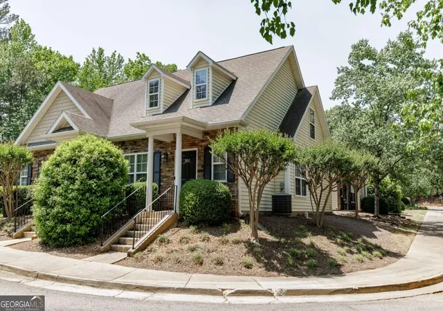 Photo 2 of Sale Pending at 1305 Cedar Shls Dr #201, Athens, GA 30605 | MLS# 10837424 | Listing updated on 2026-09-08